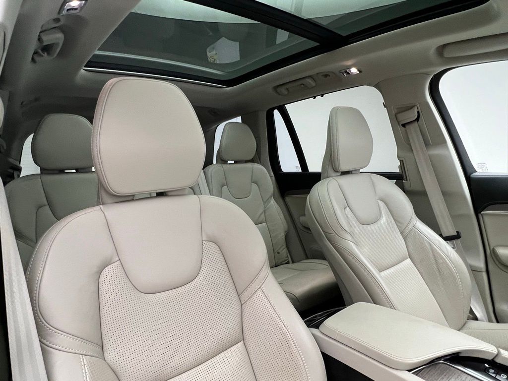 Thumbnail: 2022 Volvo XC90 - 7