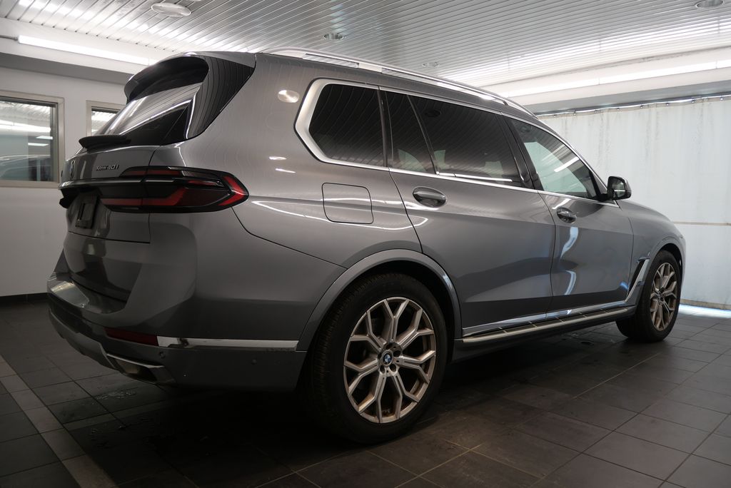 2023 BMW X7 xDrive40i 6