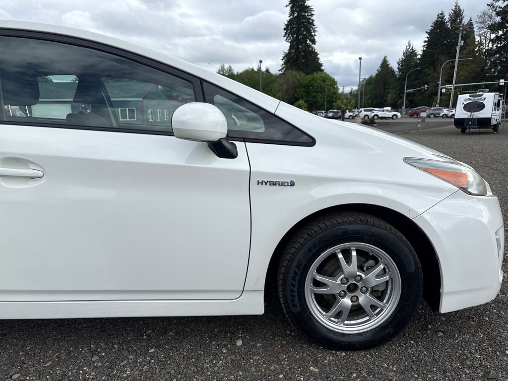 2010 Super White Toyota Prius II FWD Hatchback