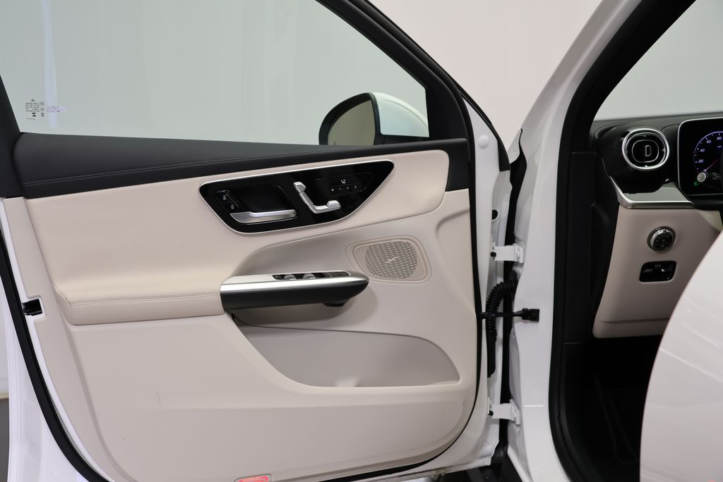 Thumbnail: 2026 Mercedes-Benz GLC - 30