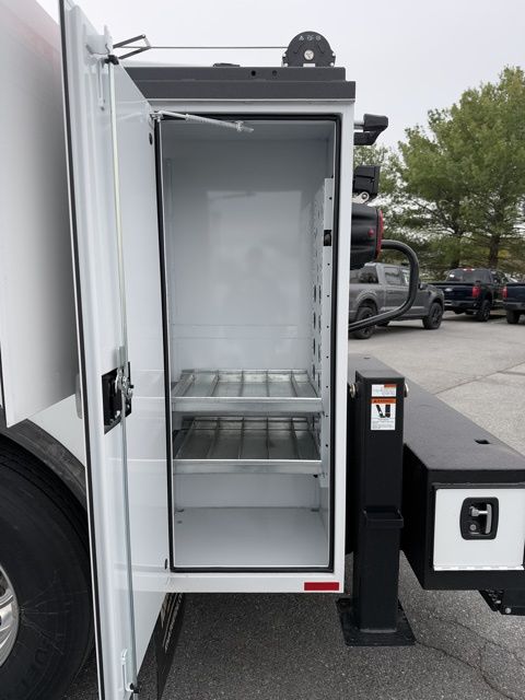 2025 Ford F-750 Diesel 