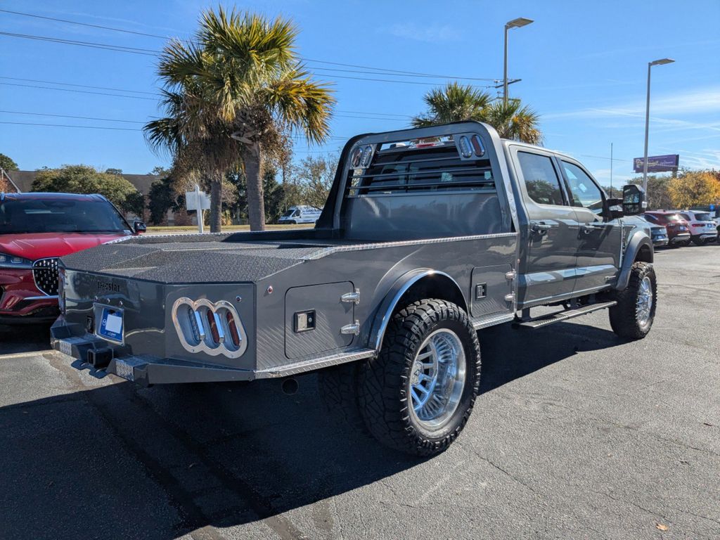 2025 Ford F-550 Chassis LARIAT