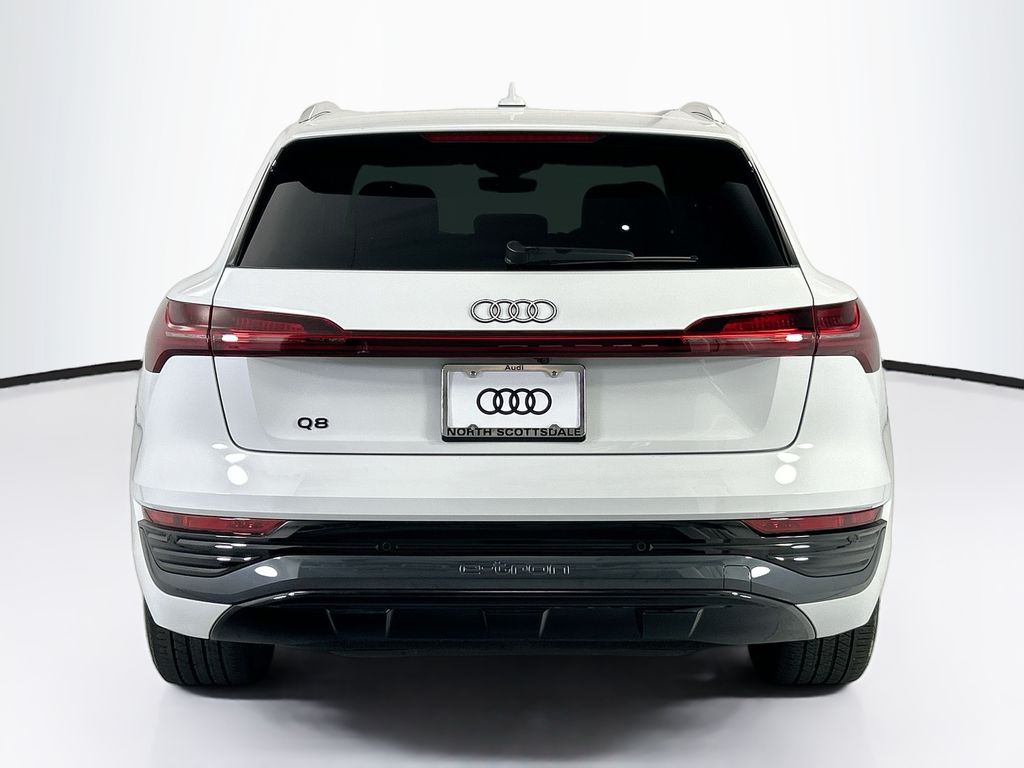 Thumbnail: 2024 Audi Q8 e-tron - 6