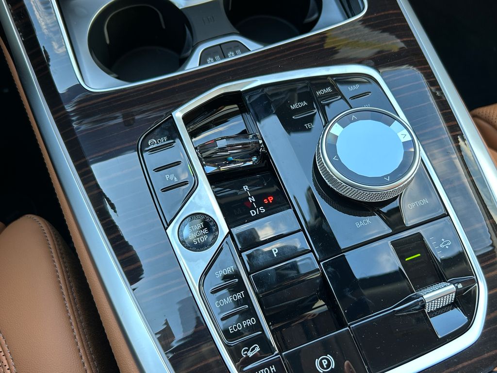 Thumbnail: 2026 BMW X7 - 28