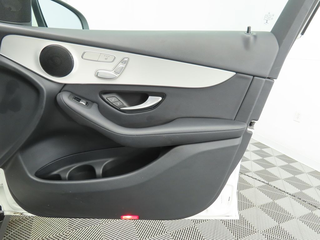 2021 Mercedes-Benz GLC 300 25