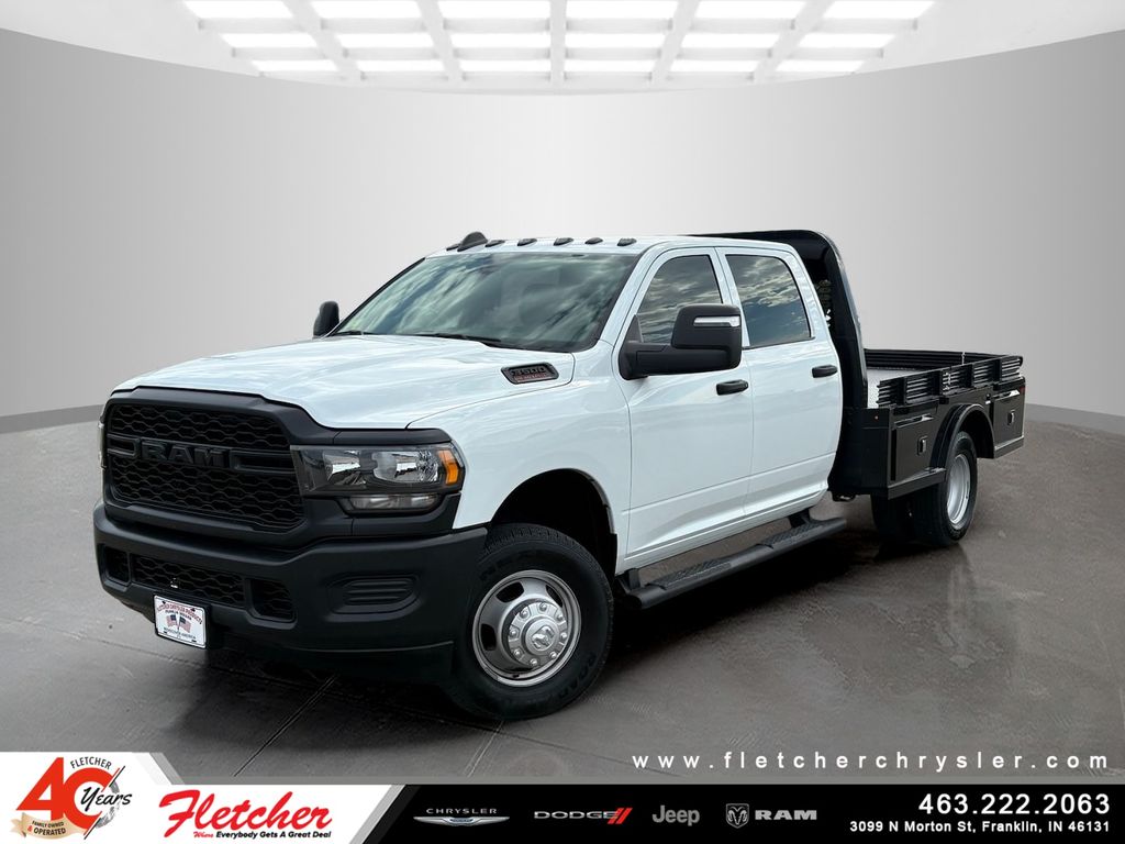 Bright White Clearcoat 2024 RAM 3500 Chassis Pickup Truck Four-Wheel Drive 8-Speed Automatic