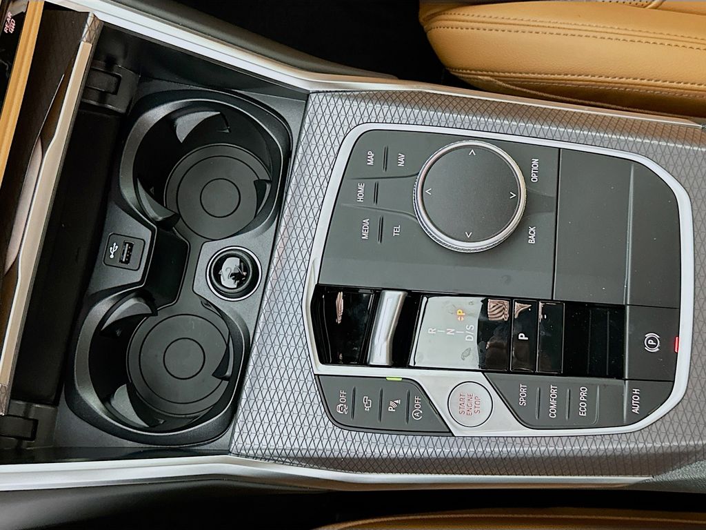 Thumbnail: 2025 BMW 3 Series - 15