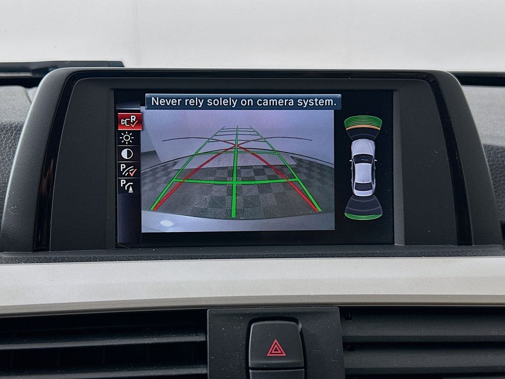 Thumbnail: 2016 BMW 3 Series - 13