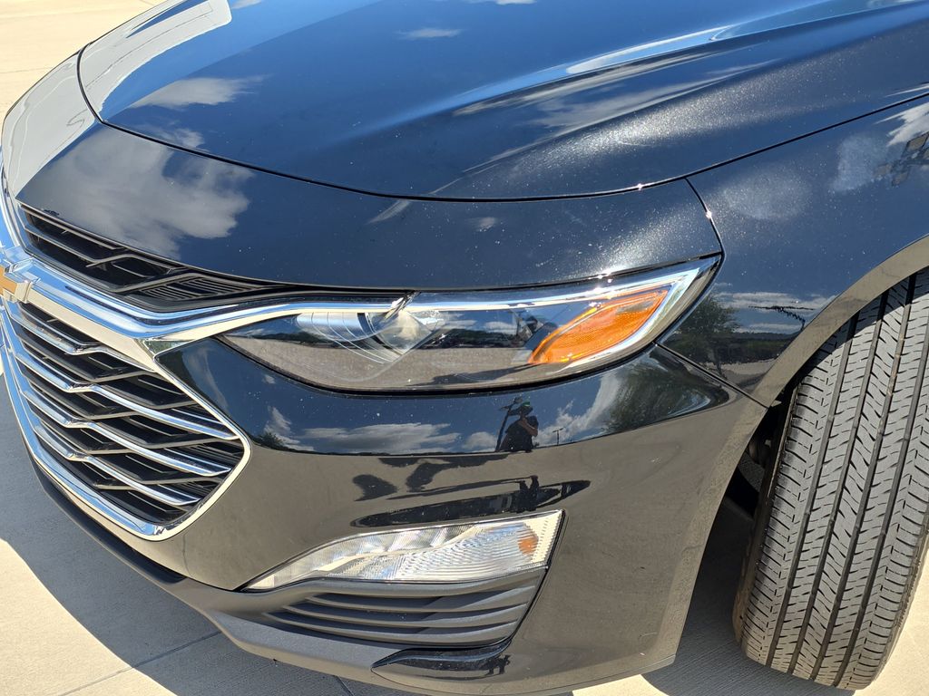 2024 Mosaic Black Metallic Chevrolet Malibu LT FWD Sedan
