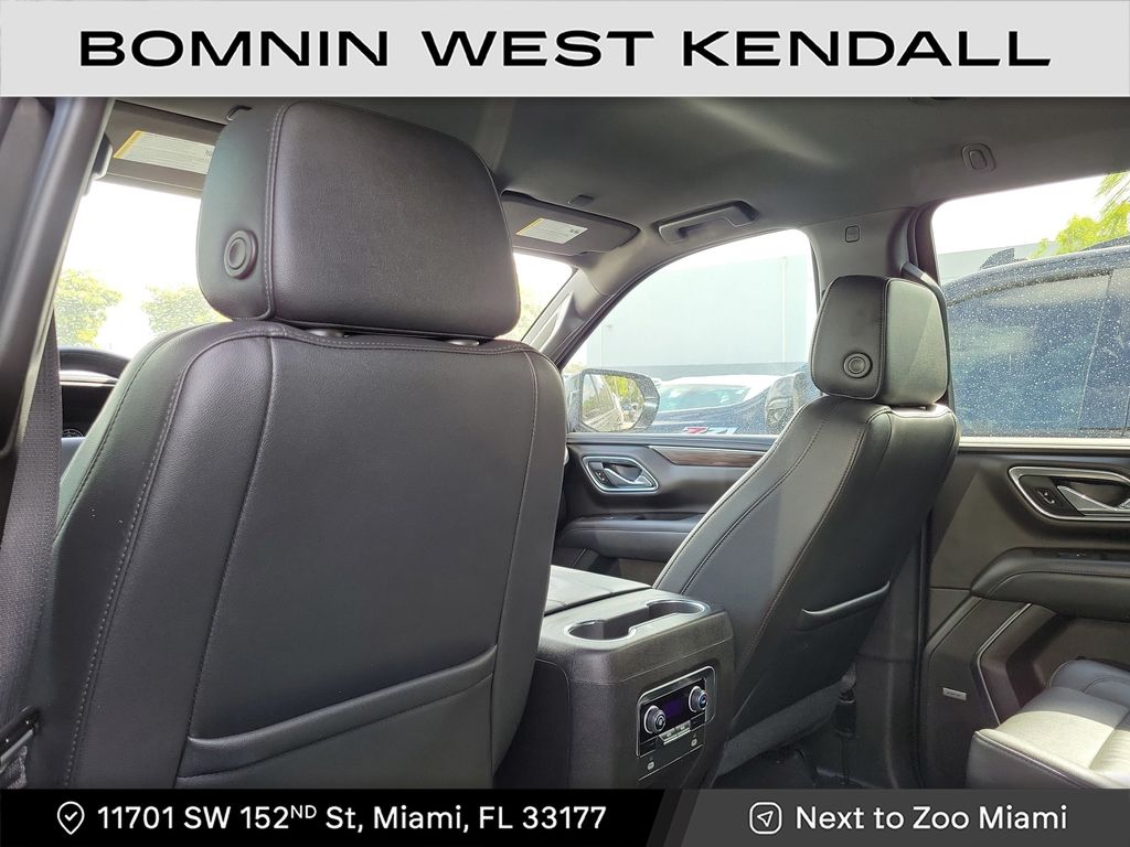 2021 Chevrolet Suburban LT photo