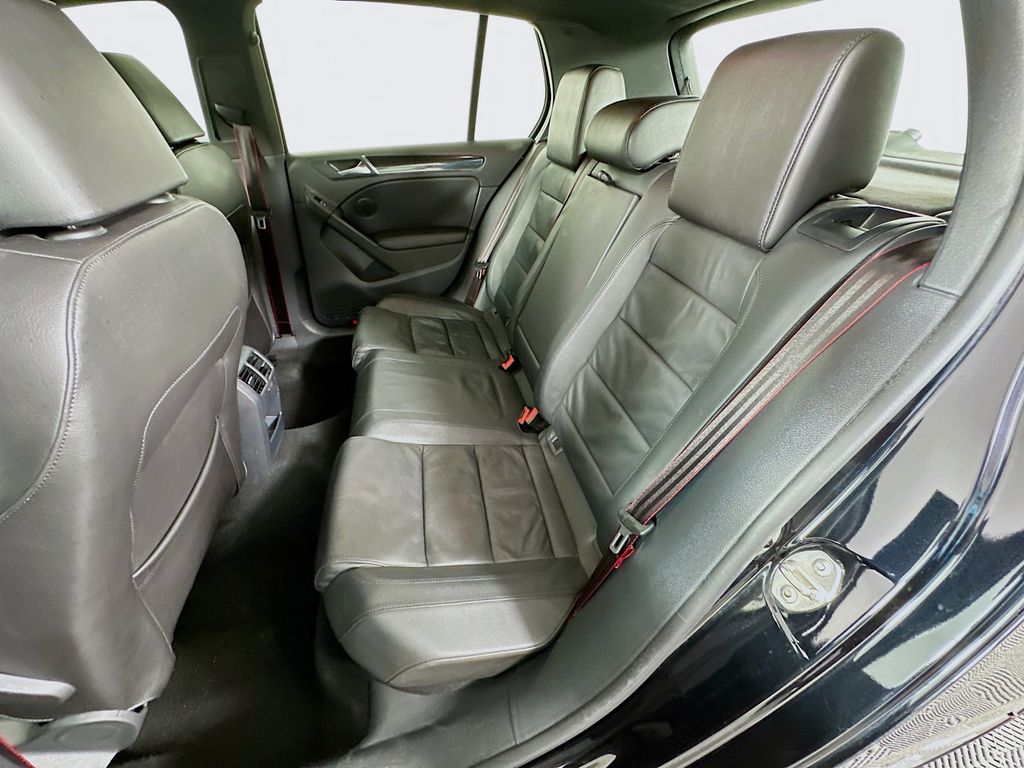 Thumbnail: 2013 Volkswagen Golf - 24