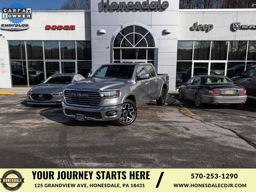 2025 RAM 1500 Laramie Crew Cab 4WD