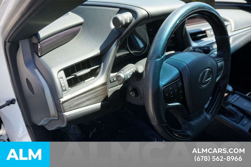 Used 2019 White Lexus 350 image 36
