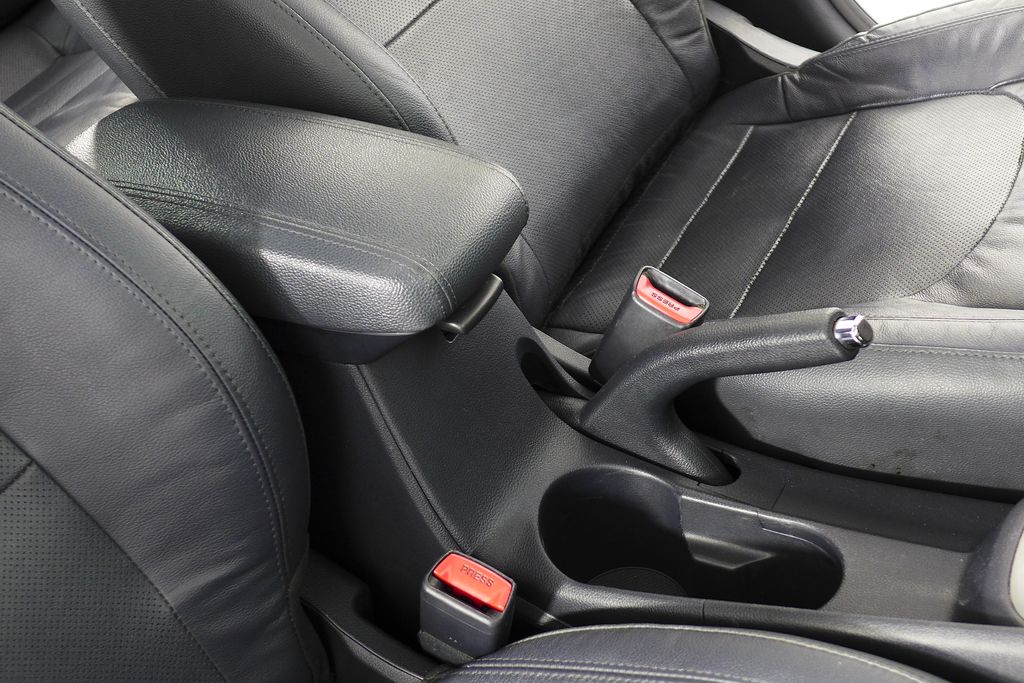 Thumbnail: 2016 Kia Rio - 16