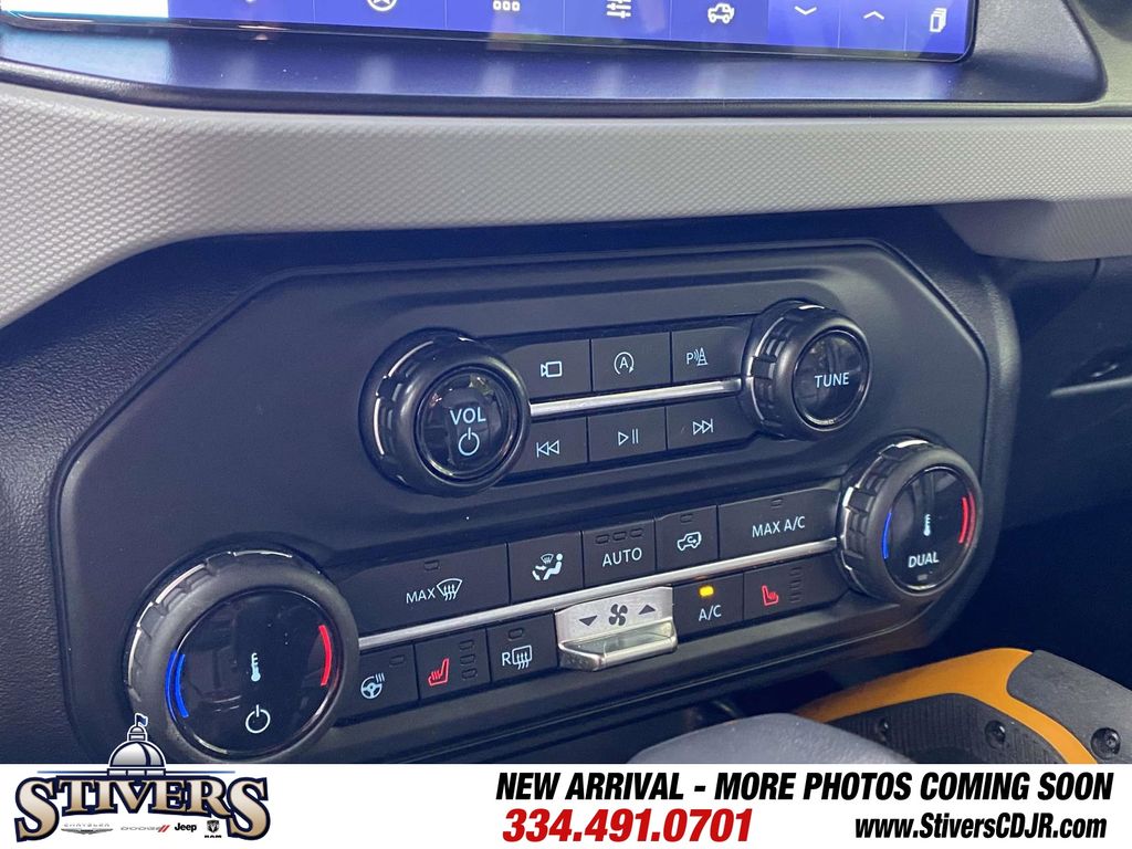 2022 Oxford White Ford Bronco Badlands 4X4 SUV