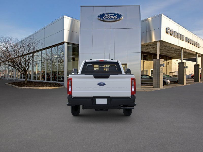 New 2026 Oxford White Ford XL image 5