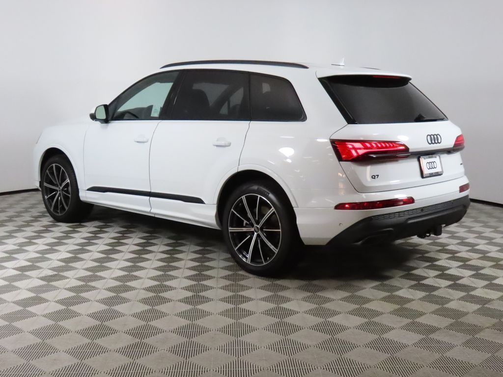 Thumbnail: 2026 Audi Q7 - 3