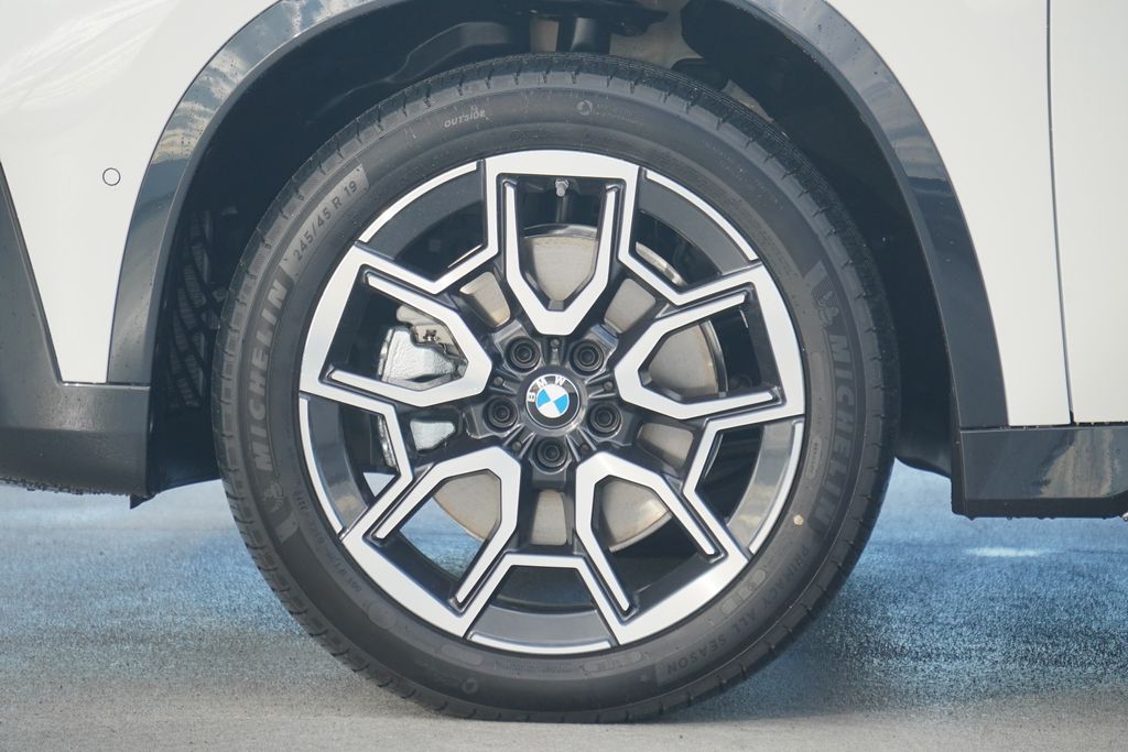 Thumbnail: 2026 BMW X1 - 5