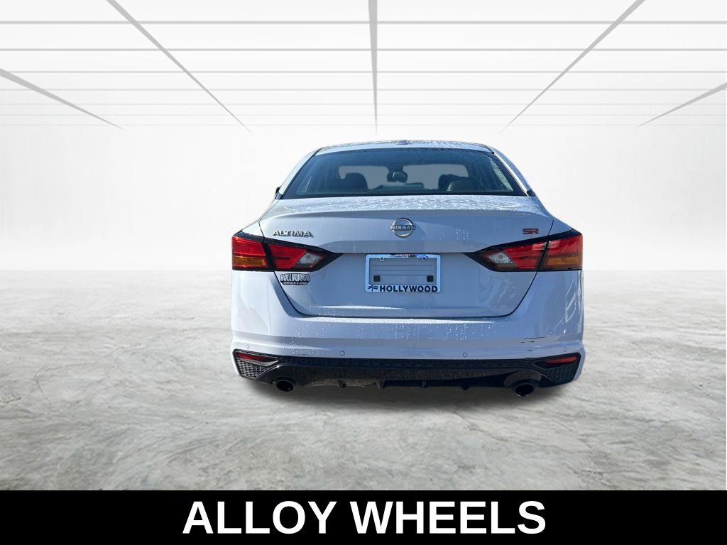 View vehicle photo 6