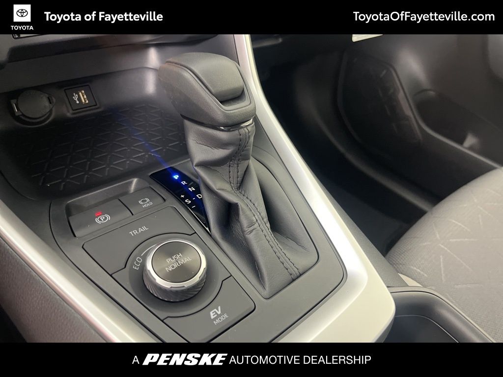 Thumbnail: 2025 Toyota RAV4 - 31
