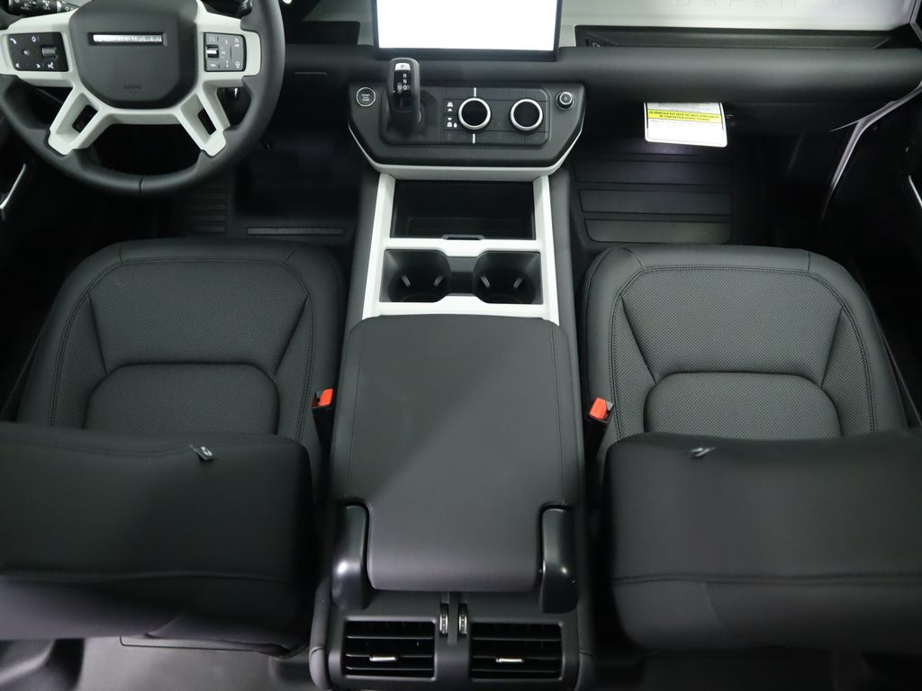 2025 Land Rover Defender 130 17