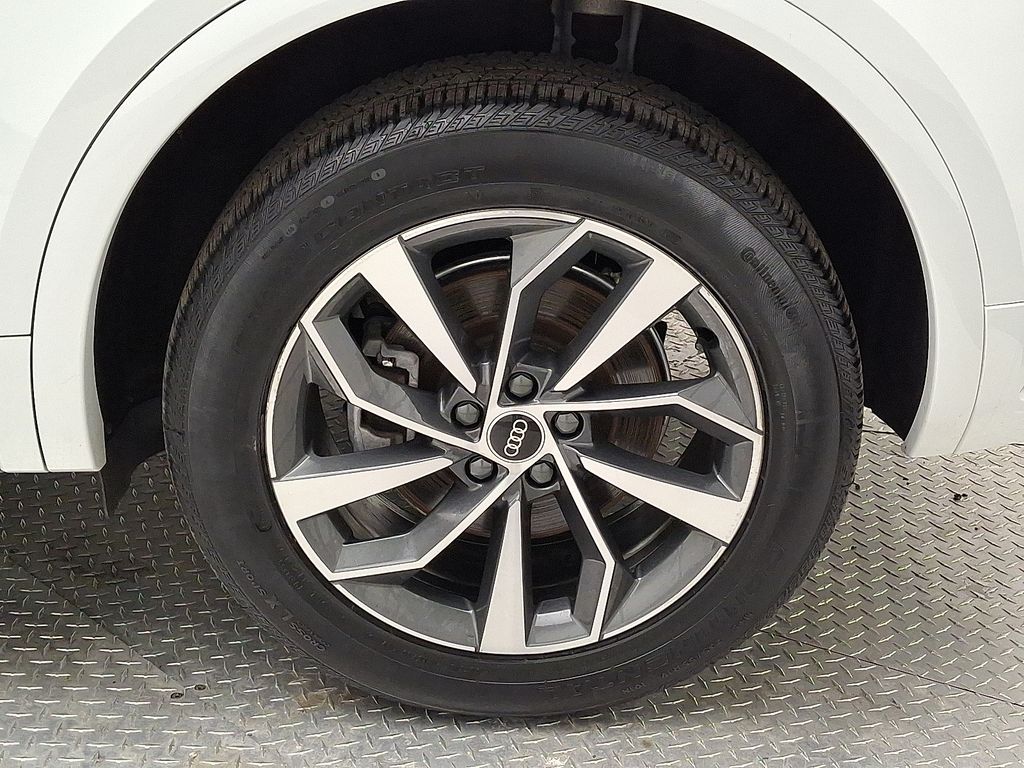 Thumbnail: 2023 Audi Q5 - 7