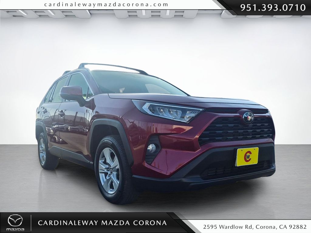 Pearl 2020 Toyota RAV4 XLE FWD SUV / Crossover Front-Wheel Drive 8-Speed Automatic