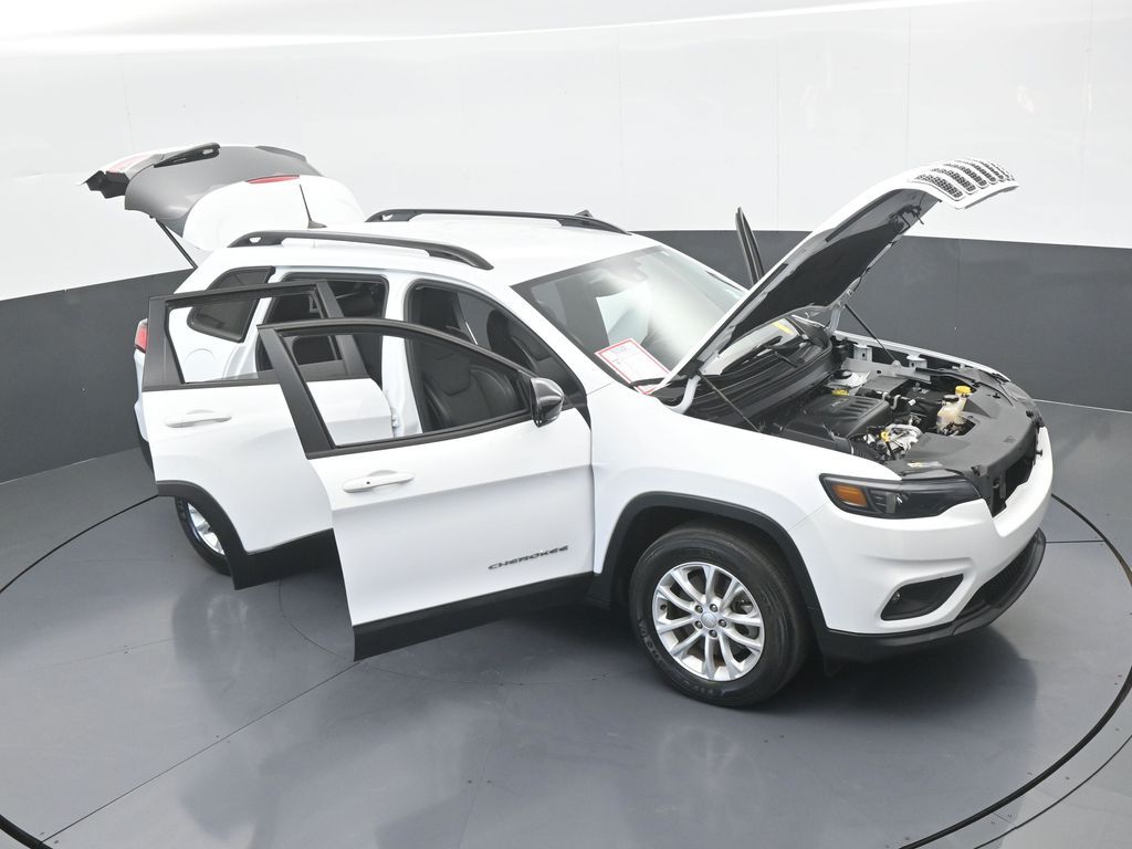 Used 2022 Bright White Clearcoat Jeep Latitude Lux image 73