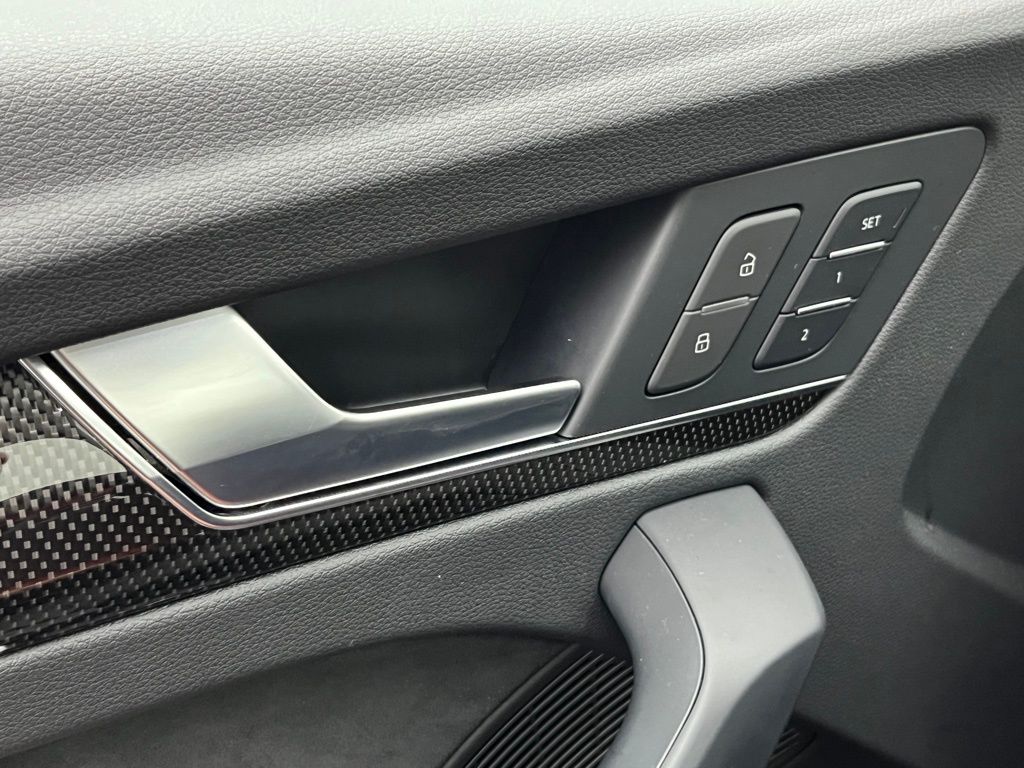 Thumbnail: 2022 Audi SQ5 - 26