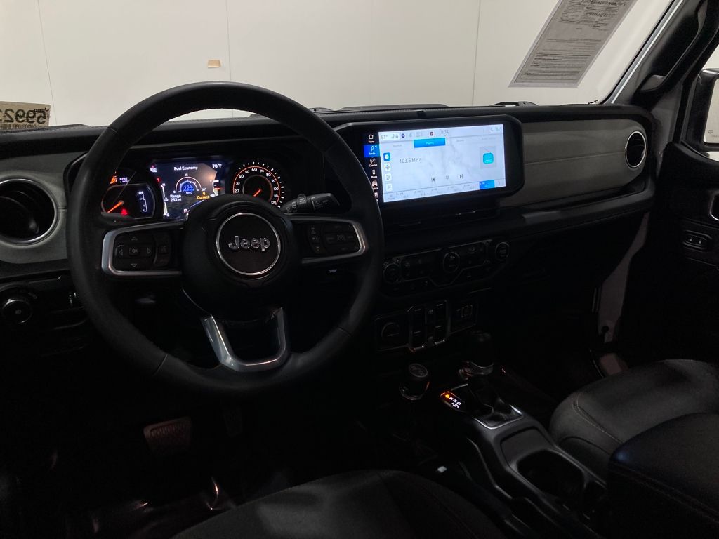 2024 Jeep Wrangler 4-Door Sahara 4x4