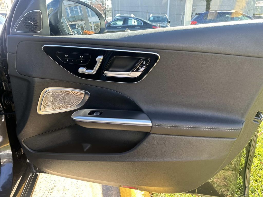 Thumbnail: 2025 Mercedes-Benz C-Class - 19