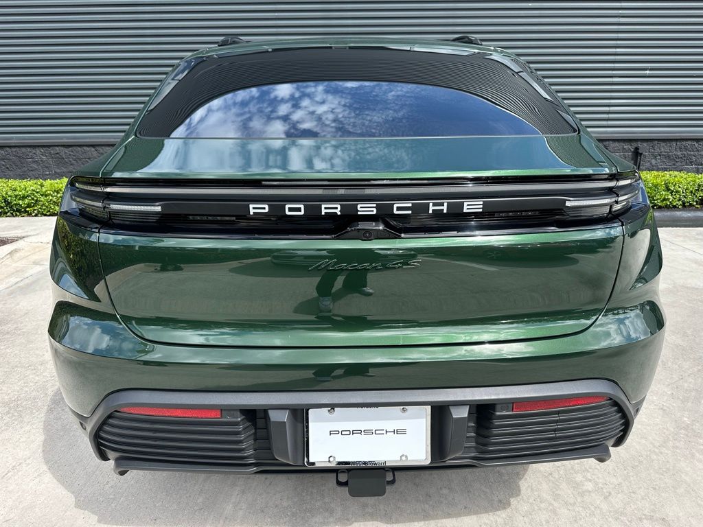 Thumbnail: 2025 Porsche Macan - 12