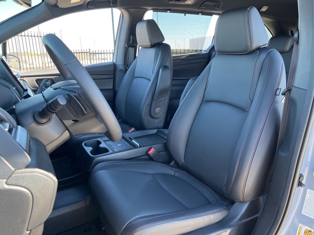 Thumbnail: 2026 Honda Odyssey - 26