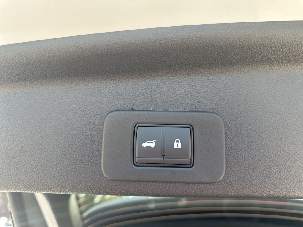 2025 Everest White Pearl Tricoat Nissan Murano SL AWD SUV
