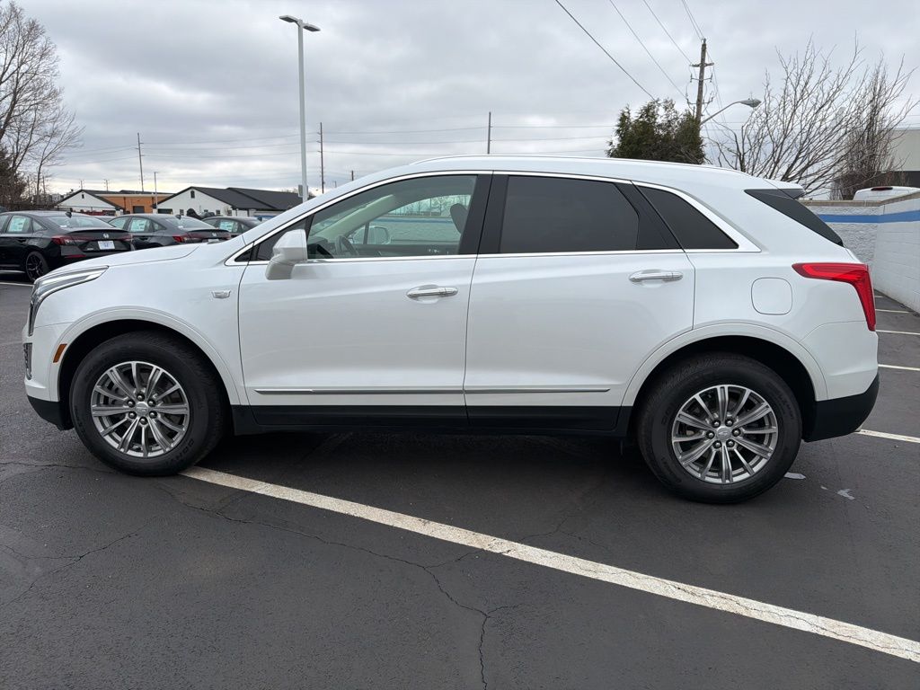 Thumbnail: 2017 Cadillac XT5 - 2