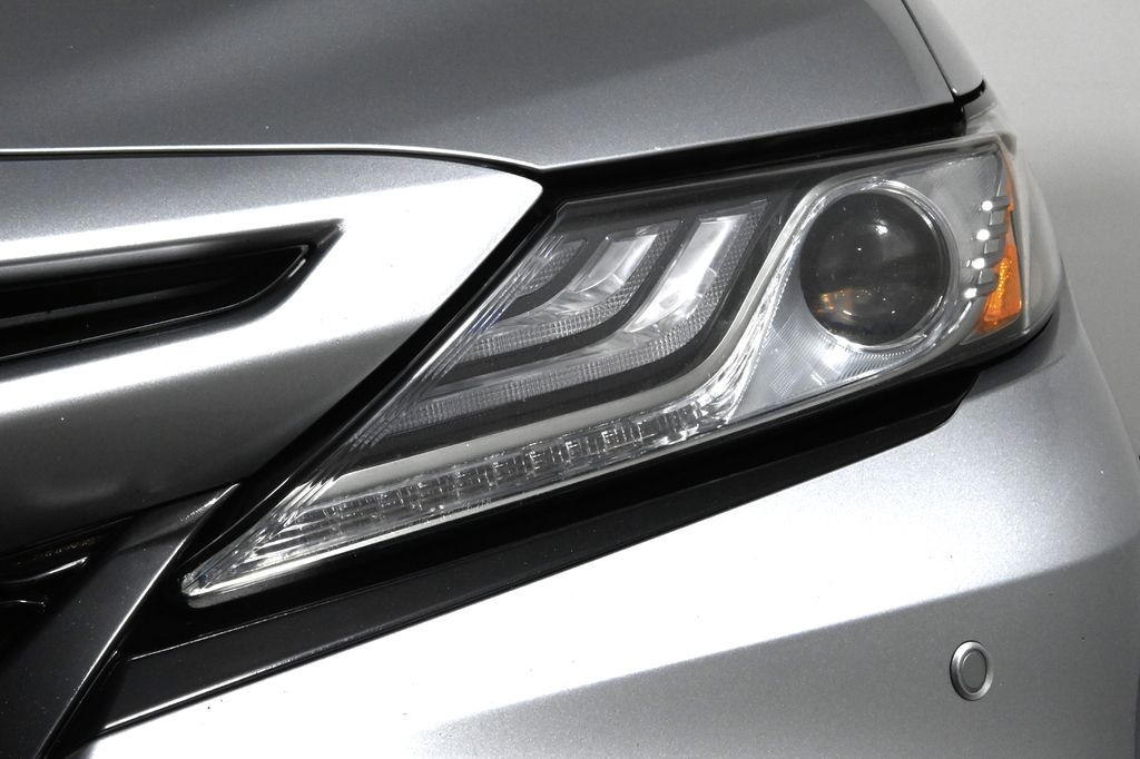 2018 Toyota Camry XSE 11