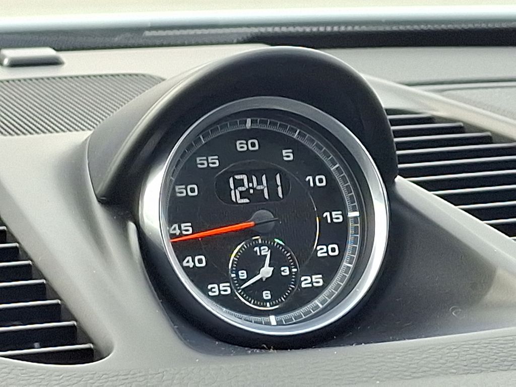 Thumbnail: 2017 Porsche 911 - 26