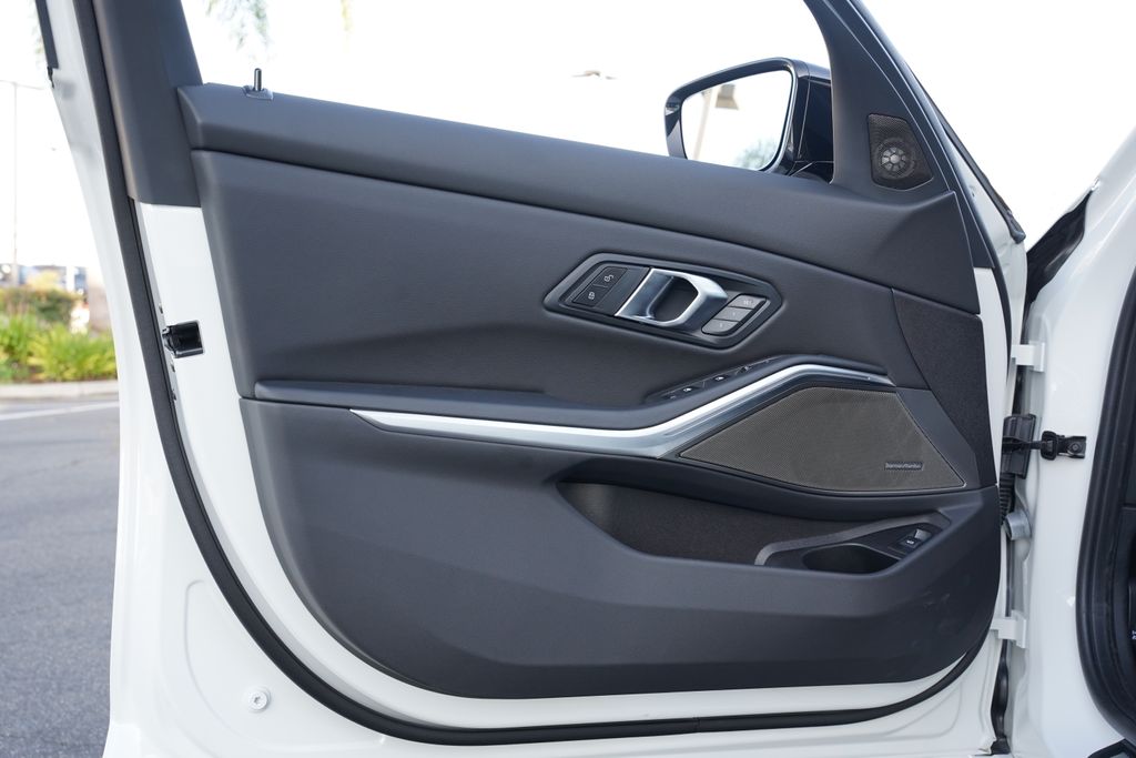 Thumbnail: 2026 BMW 3 Series - 9