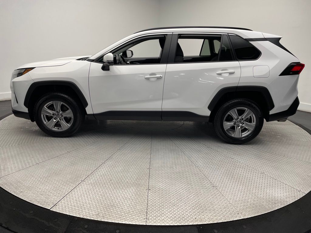 2023 Toyota RAV4 XLE 8