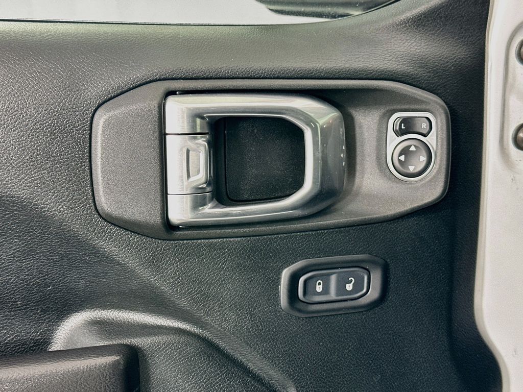 Thumbnail: 2021 Jeep Wrangler - 17