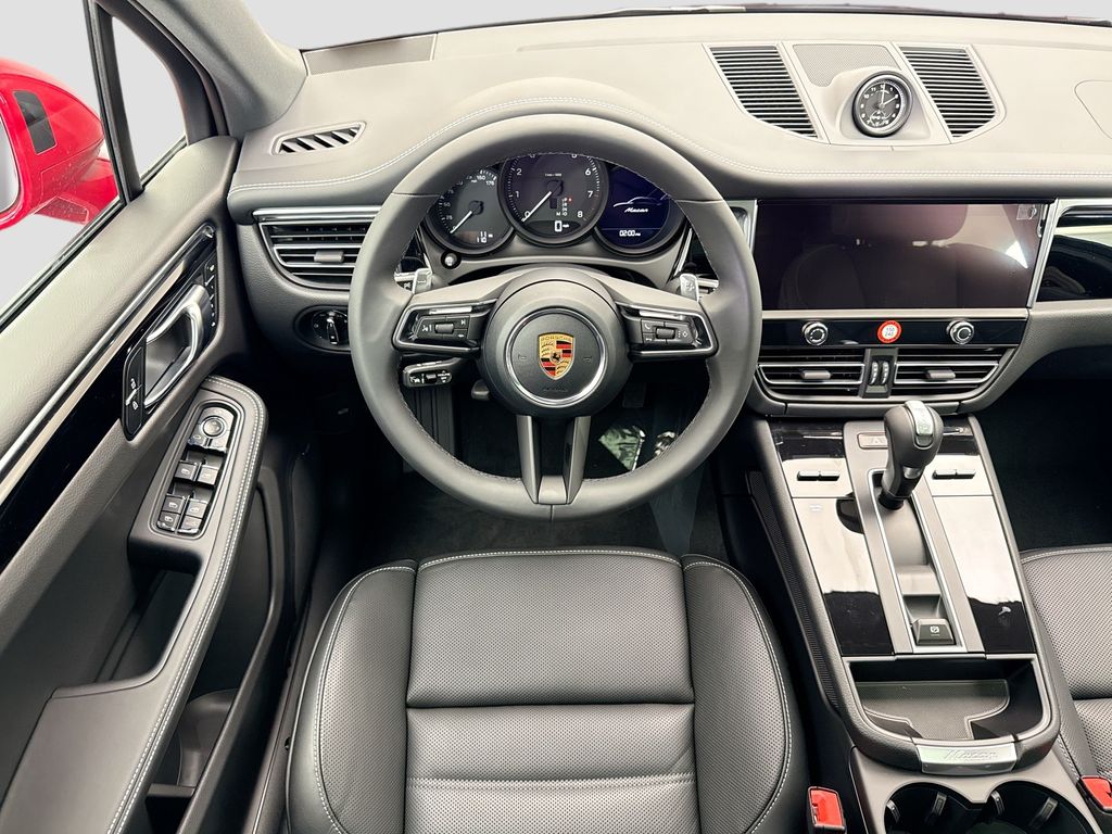 Thumbnail: 2026 Porsche Macan - 13