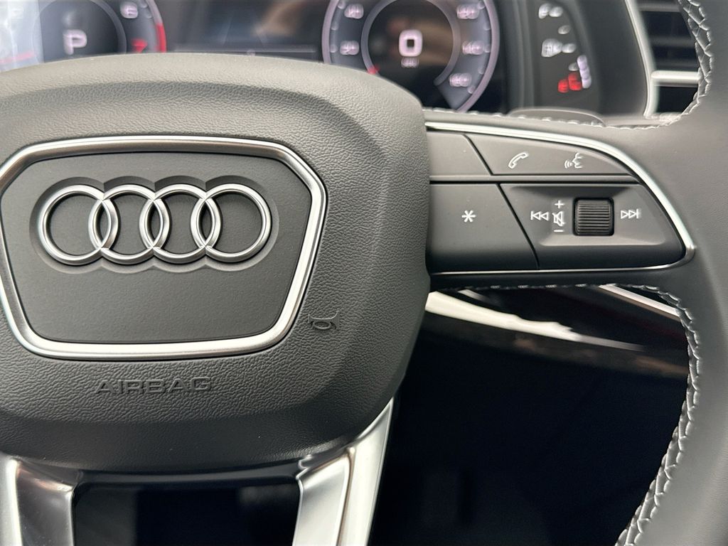 Thumbnail: 2026 Audi Q8 - 12