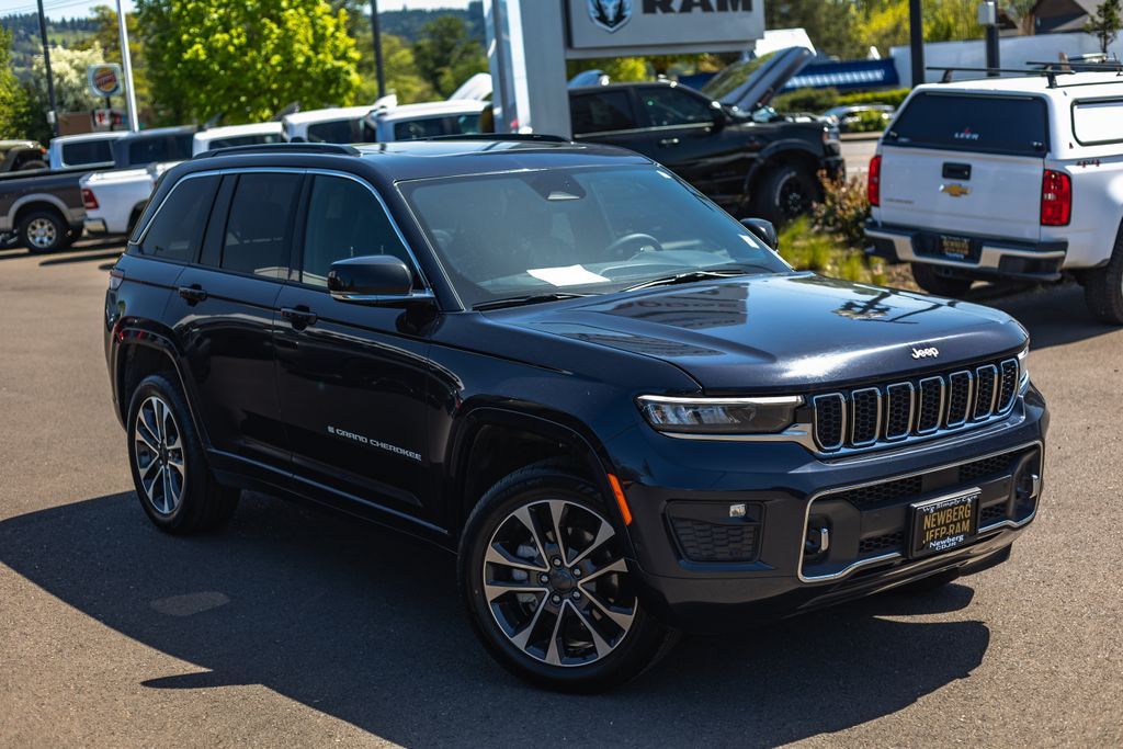 2024 Jeep Grand Cherokee Overland thumbnail 2