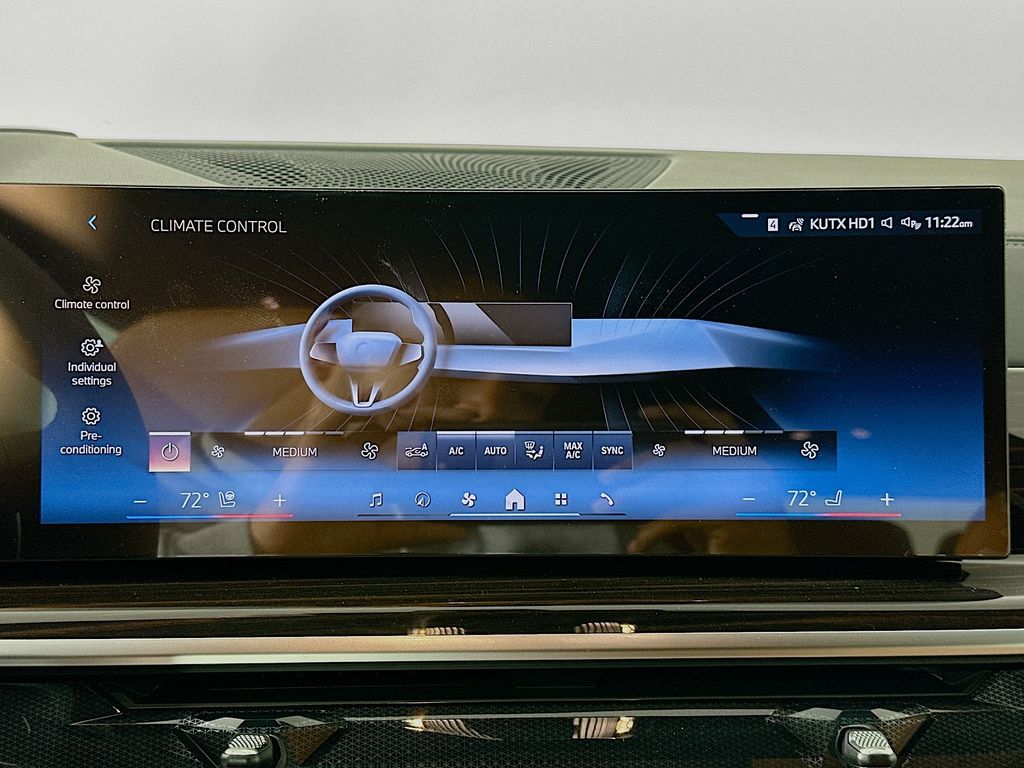 Thumbnail: 2026 BMW X7 - 14