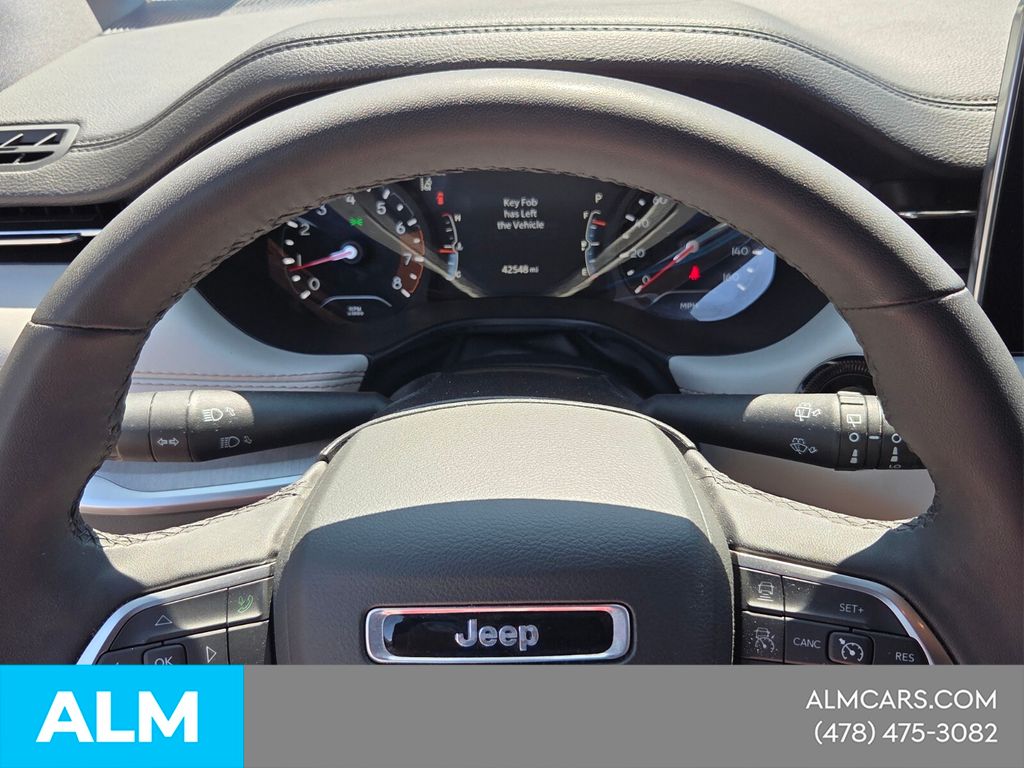 Used 2025 White Jeep Limited image 23