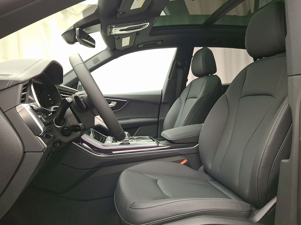 Thumbnail: 2026 Audi Q8 - 8