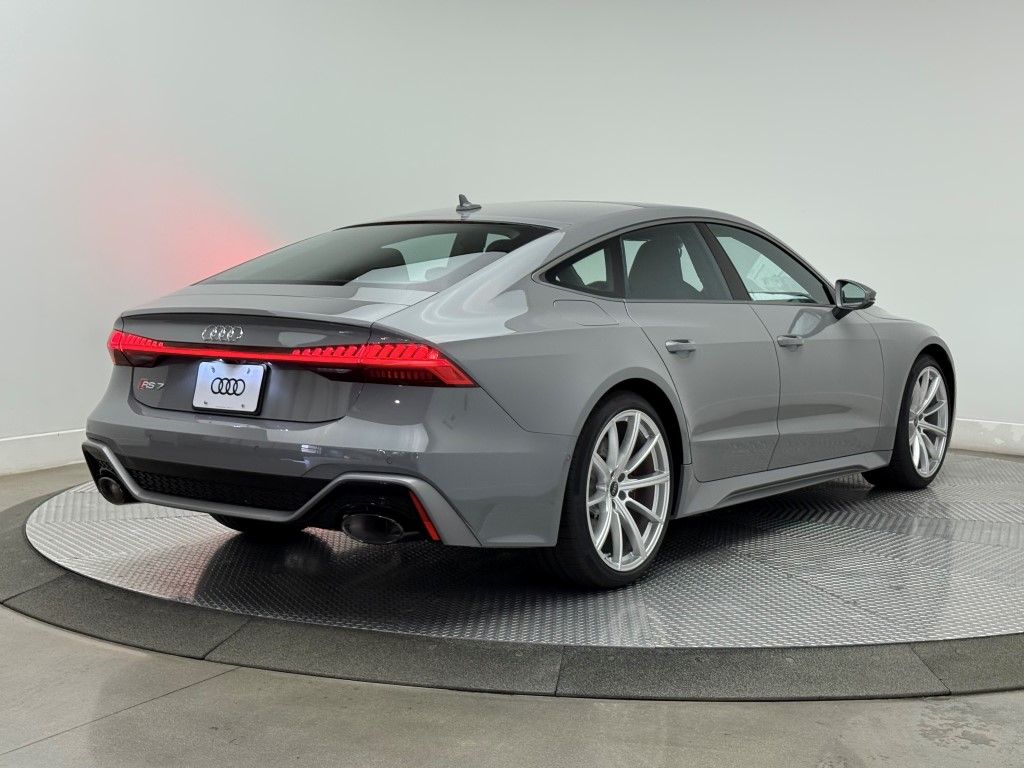Thumbnail: 2026 Audi RS 7 - 16