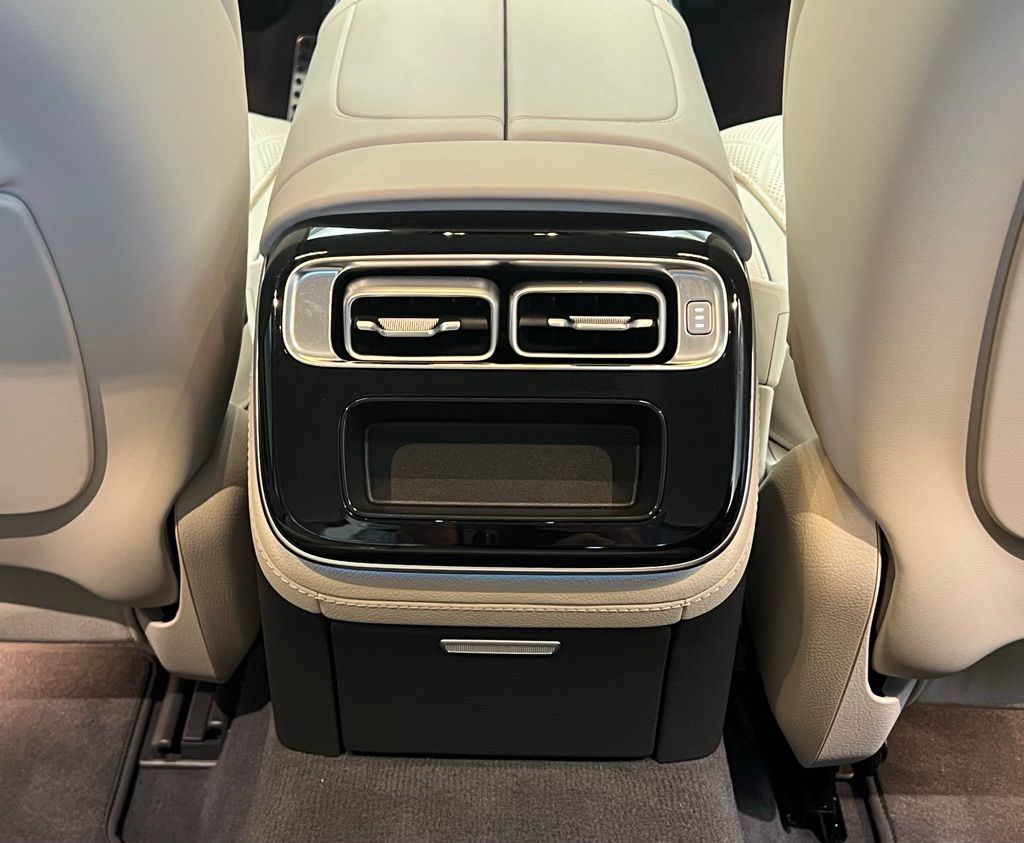 Thumbnail: 2024 Mercedes-Benz S-Class - 18