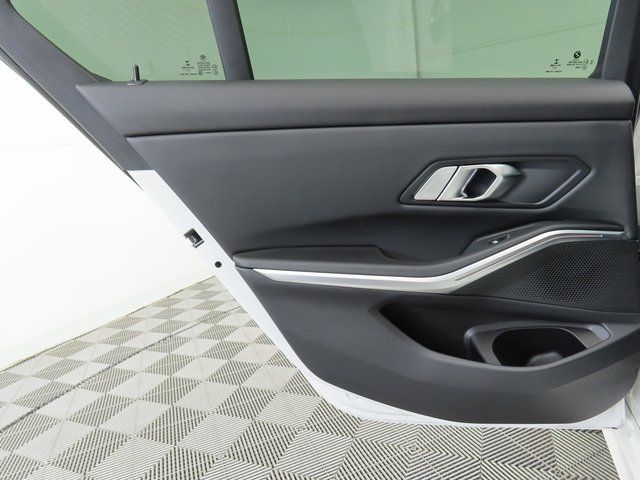 Thumbnail: 2023 BMW 3 Series - 26