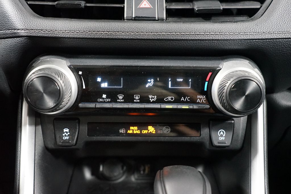 Thumbnail: 2023 Toyota RAV4 - 20